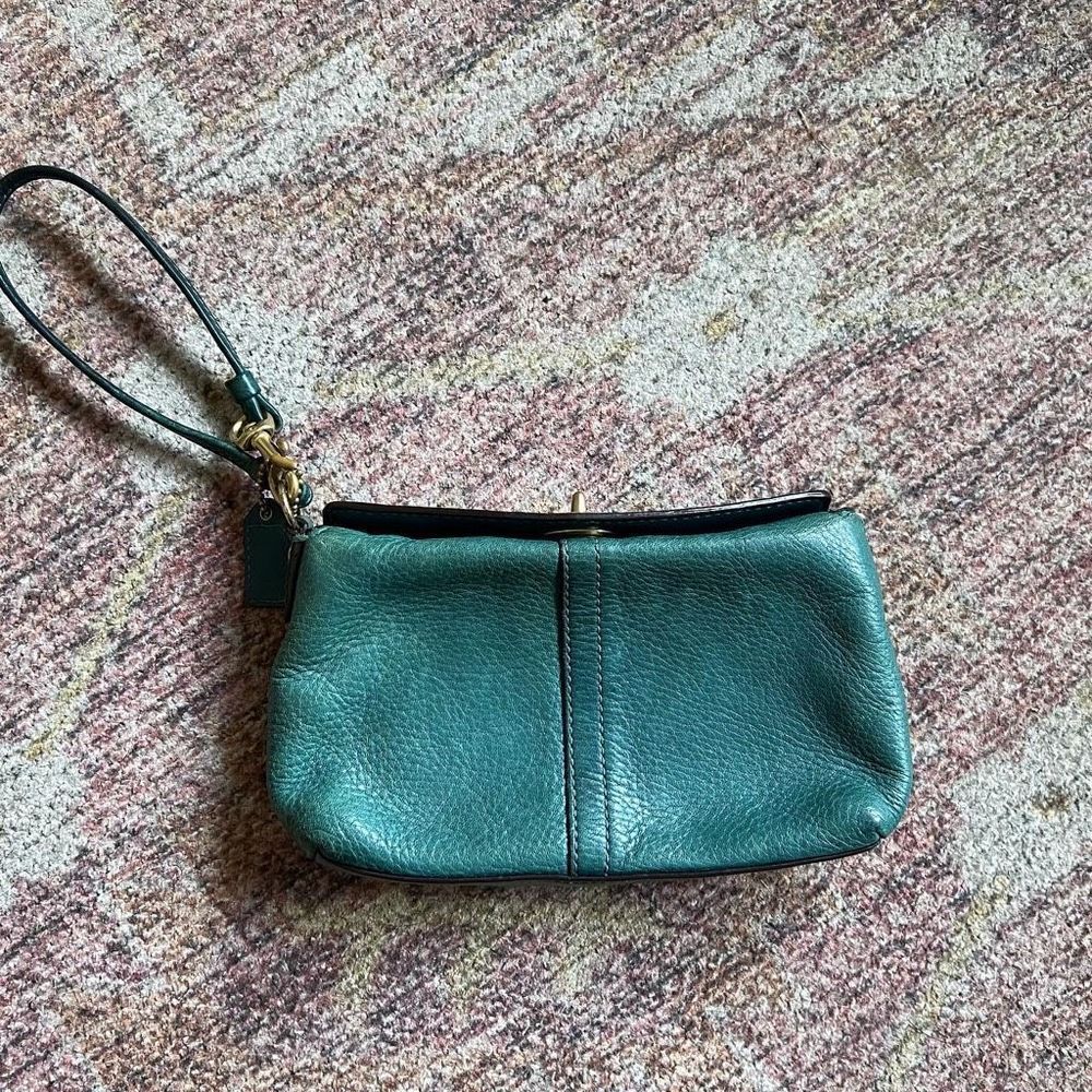 Vintage Coach Green Leather Turnlock Wristlet